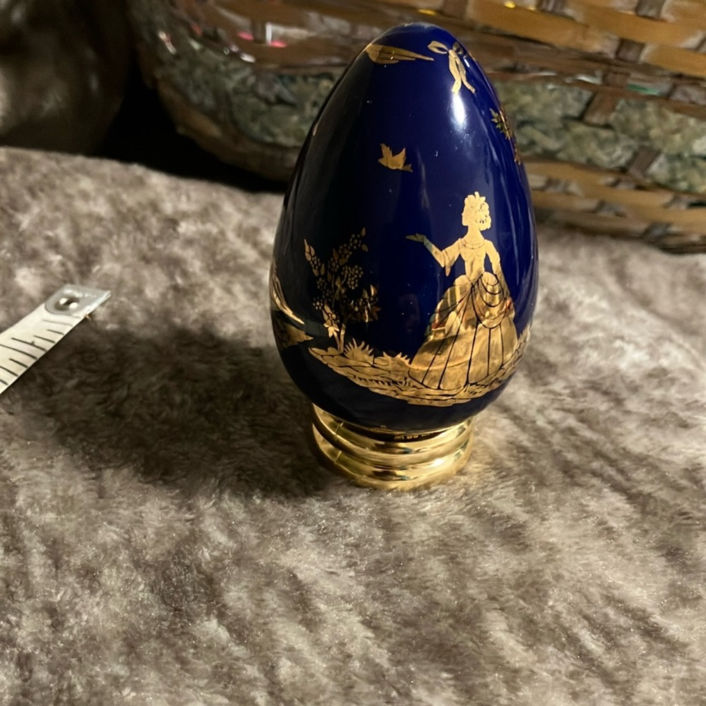 Porcelain Egg from the Franklin Mint Collection